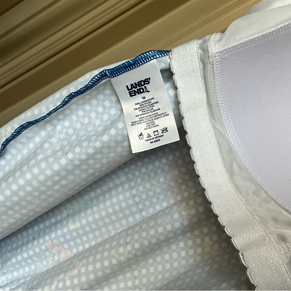 Lands' End Blouson Tankini Swimsuit Top EB Botanical Checks - Picture 7 of 8